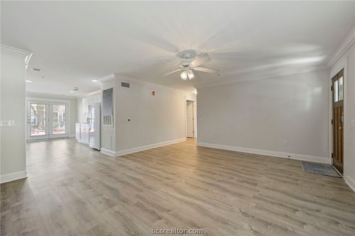 1812-1725 Harvey Mitchell S, College Station, TX, 77840 | Card Image