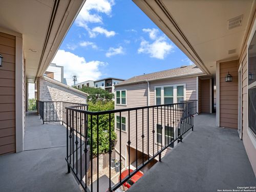 apt-307-2414 Longview St, Austin, TX, 78705-4232 | Card Image