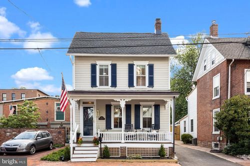 22 Penn St, NEWTOWN, PA, 18940-1920 | Card Image