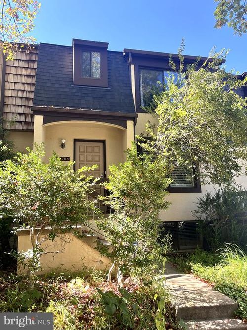 10704 Muirfield Dr, POTOMAC, MD, 20854-4081 | Card Image