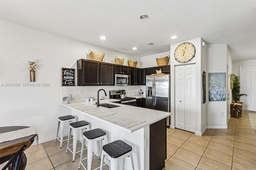284 Se 37th Ter, Homestead, FL, 33033-6243 | Card Image