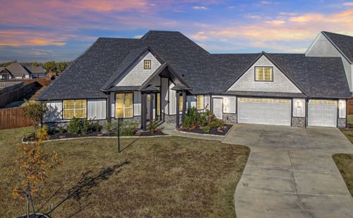 2051 Constitution Ct, Nevada, TX, 75173-1256 | Card Image