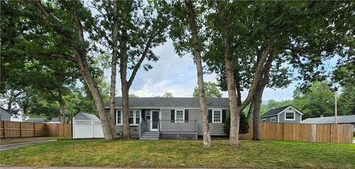 7 Cole Ave, Warwick, RI, 02886-3425 | Card Image