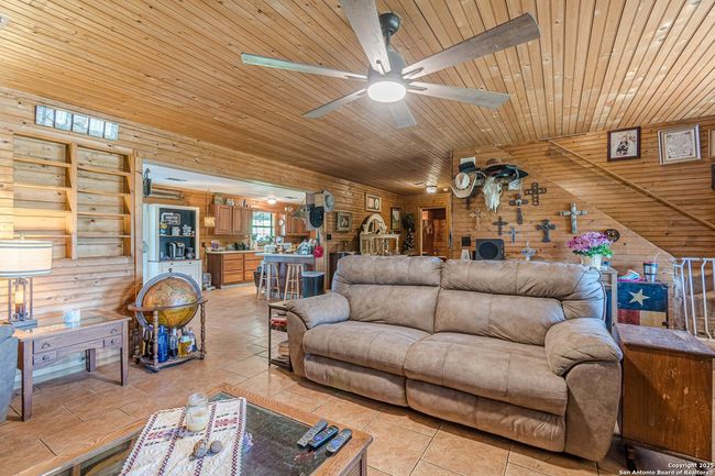 120 Dickerson Rd, House other with 3 bedrooms, 2 bathrooms and null parking in Bigfoot TX | Image 8