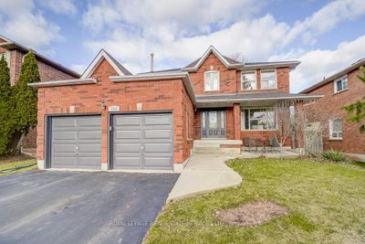 1313 Heritage Way, House other with 4 bedrooms, 3 bathrooms and 4 parking in Oakville ON | Image 2