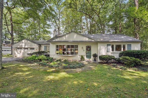 32 Woodland Cir, DOWNINGTOWN, PA, 19335-3347 | Card Image