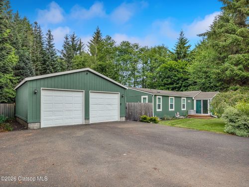 42043 Forest Court Ln, Astoria, OR, 97103-8465 | Card Image