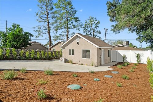1318 Malachite Ave, Mentone, CA, 92359-1230 | Card Image