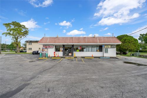 495 Ludlam Dr, Miami Springs, FL, 33166-4940 | Card Image