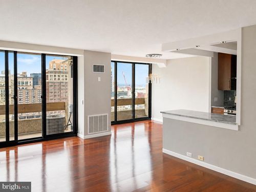2401-1326 Spruce St, PHILADELPHIA, PA, 19107-5836 | Card Image