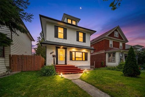 128 Luxton Ave, Winnipeg, MB, R2W0L9 | Card Image