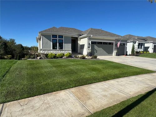 15597 W 168th Pl, Olathe, KS, 66062-8045 | Card Image