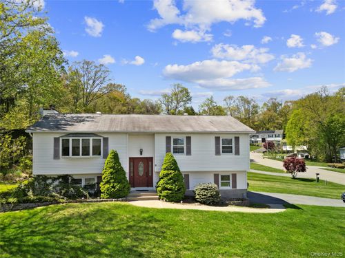 9 Jackson St, Highland Mills, NY, 10930-2716 | Card Image