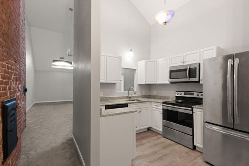 303-31 Elizabeth St, Worcester, MA, 01605-2967 | Card Image