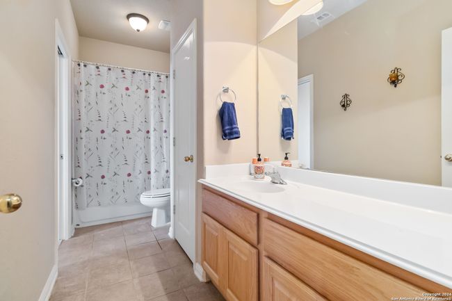 846 County Road 2763, House other with 3 bedrooms, 2 bathrooms and null parking in Mico TX | Image 25