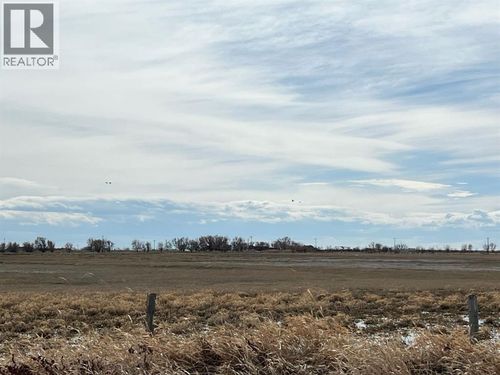 3392 Gershaw Dr Sw, Medicine Hat, AB, T1B0B2 | Card Image