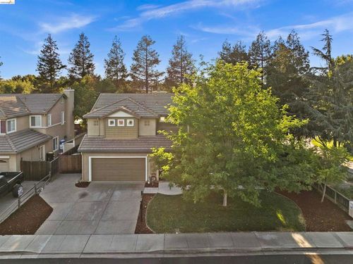 1049 Meadowgate Way, Brentwood, CA, 94513-5824 | Card Image