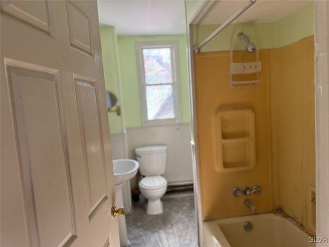 95 Center Ave, House other with 4 bedrooms, 1 bathrooms and null parking in Jim Thorpe PA | Image 9