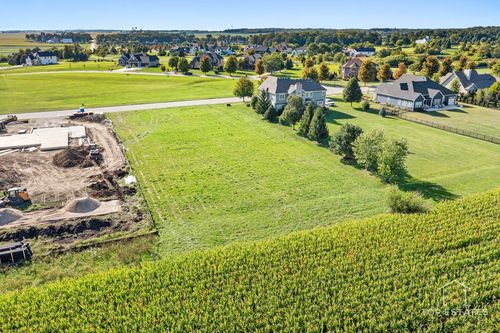 7750 Fairway Dr, Yorkville, IL, 60560-3268 | Card Image