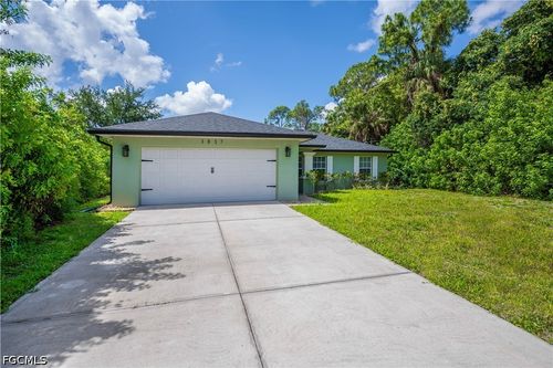 3837 Hillandale St, Fort Myers, FL, 33905-7709 | Card Image