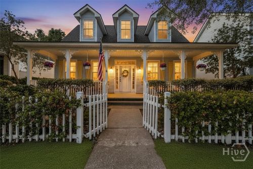 37 5th Ave, Bluffton, SC, 29910-7631 | Card Image