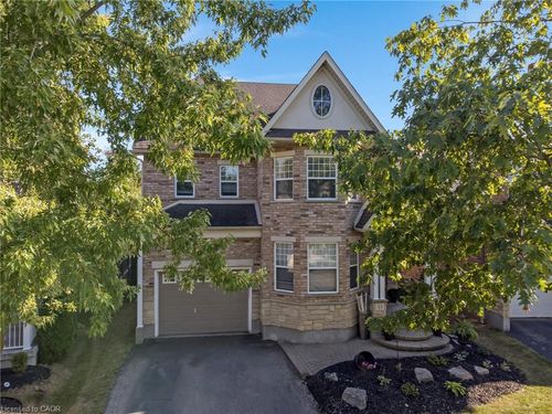 31 Coopershawk St, Kitchener, ON, N2K4J7 | Card Image