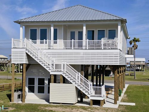 2636 Highway 1, Grand Isle, LA, 70358-9726 | Card Image