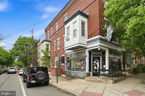 2f-2441 Brown St, PHILADELPHIA, PA, 19130-2462 | Card Image