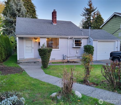 9508 Wallingford Ave N, Seattle, WA, 98103-3524 | Card Image