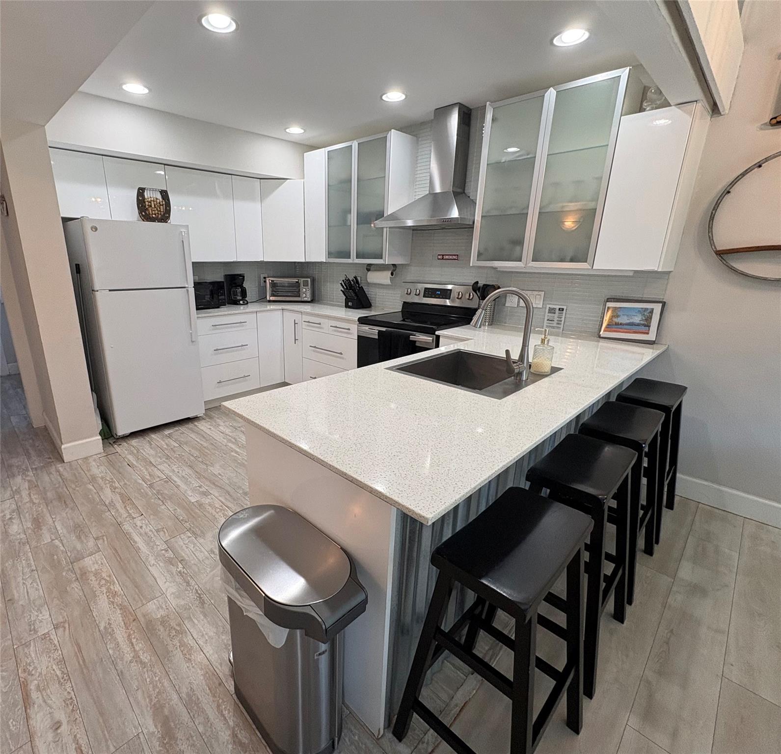 Residential Lease in Point Venture