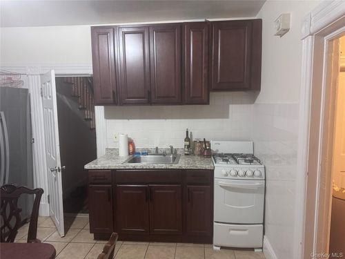 72 Jerusalem Ave, Hicksville, NY, 11801-4955 | Card Image