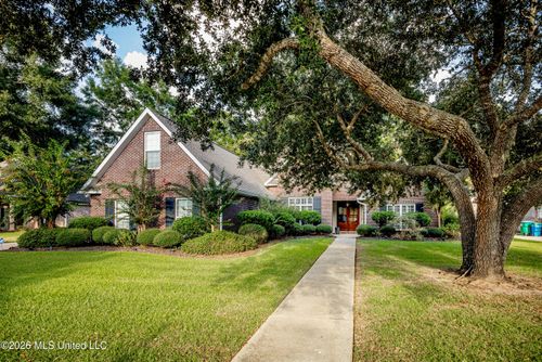 812 Canebrake Dr, Ocean Springs, MS, 39564-6837 | Card Image