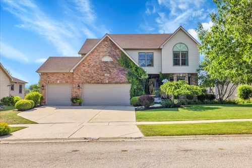 531 Danbury Dr, Oswego, IL, 60543-8043 | Card Image