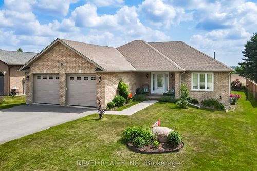 35 Bruce St, Oakwood, ON, K0M2M0 | Card Image