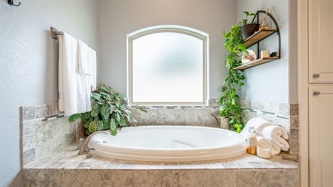 1302 Joshua Way, House other with 4 bedrooms, 3 bathrooms and null parking in Granbury TX | Image 25
