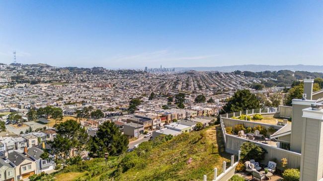 156 Treeview Dr, Townhouse with 2 bedrooms, 3 bathrooms and 2 parking in Daly City CA | Image 49