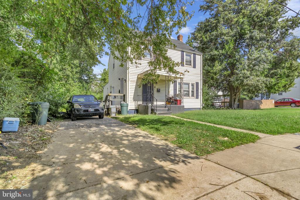 Residential Lease in LEXINGTON PARK 3
