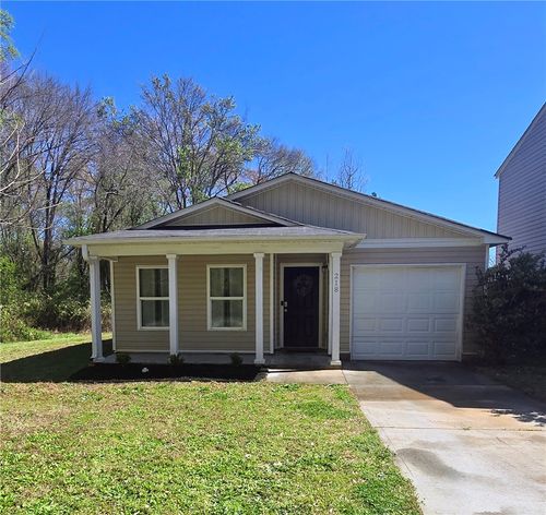 218 N Florida Ave, Greenville, SC, 29611-5019 | Card Image