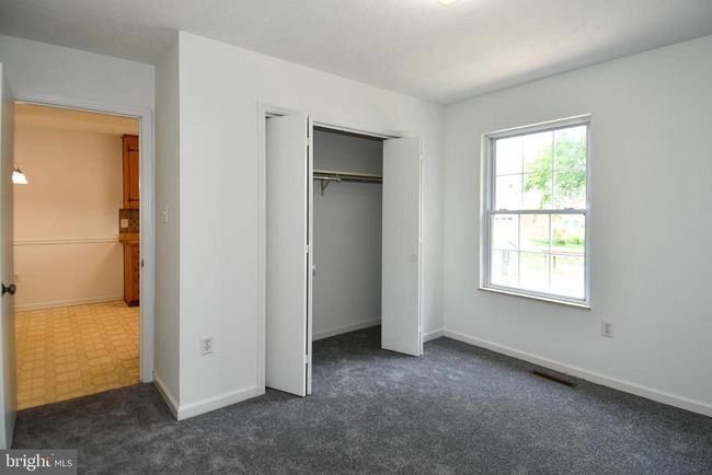 327 W 9 Th St, Townhouse with 3 bedrooms, 2 bathrooms and null parking in FRONT ROYAL VA | Image 10