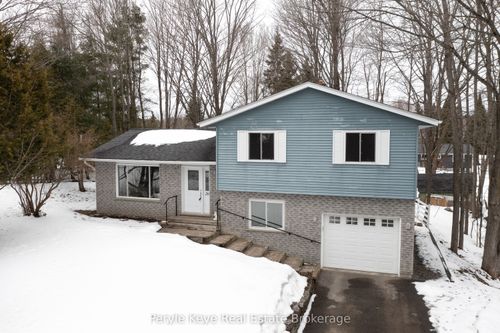 26 Westvale Dr, Bracebridge, ON, P1L1B5 | Card Image