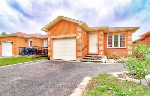 upper-23 Butternut Dr, Barrie, ON, L4N0E3 | Card Image