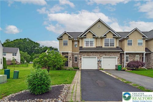301 Maple Ct, Alburtis, PA, 18011-9593 | Card Image