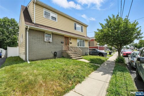 52 River St, Lodi, NJ, 07644-1637 | Card Image