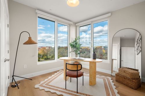 206-40 Soldiers Field Place, Boston, MA, 02135 | Card Image