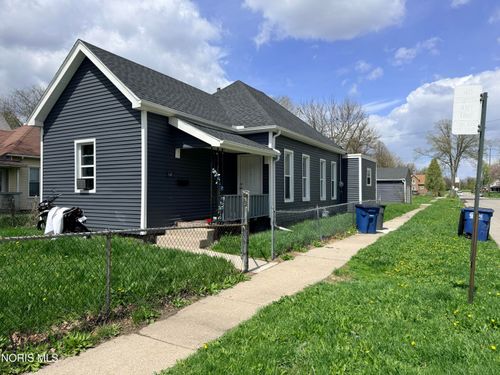 1102 Harding Dr, Toledo, OH, 43609-3126 | Card Image