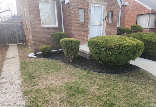 18485 Monte Vista St, Detroit, MI, 48221-1950 | Card Image