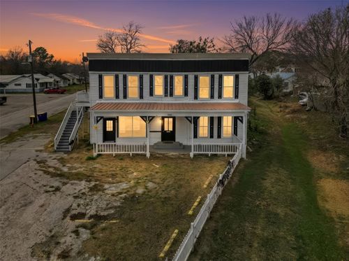 901 N Saint Joseph St, Gonzales, TX, 78629-3566 | Card Image