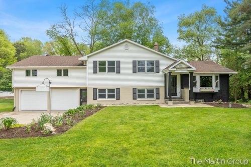 6610 Riga Ave Ne, Rockford, MI, 49341-9210 | Card Image