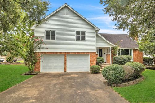 108 Woodland Rd, Lake Jackson, TX, 77566-3135 | Card Image