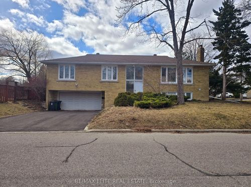 upper-38 Ambrose Rd, North York, ON, M2K2W9 | Card Image
